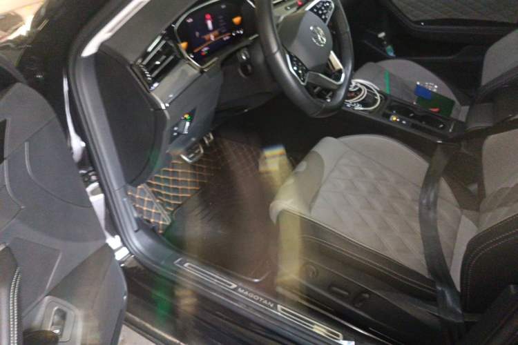 Used Volkswagen Magotan 2023 2 Million Units Limited Edition 330TSI DSG Leading Version Driver Seat