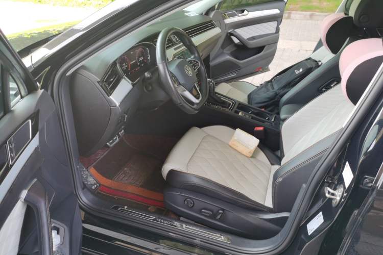 Used Volkswagen Magotan 2023 2 Million Units Commemorative Edition 330TSI DSG Luxury Version Driver Seat
