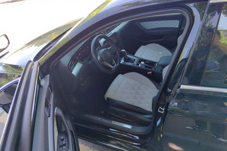 Used Volkswagen Magotan 2023 2 Million Units Commemorative Edition 330TSI DSG Luxury Version Driver Seat