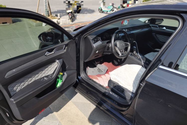 Used Volkswagen Magotan 2023 2 Million Units Limited Edition 330TSI DSG Leading Version Driver Seat
