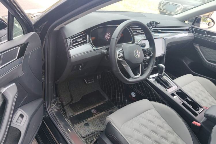Used Volkswagen Magotan 2023 2 Million Units Limited Edition 330TSI DSG Leading Version Driver Seat
