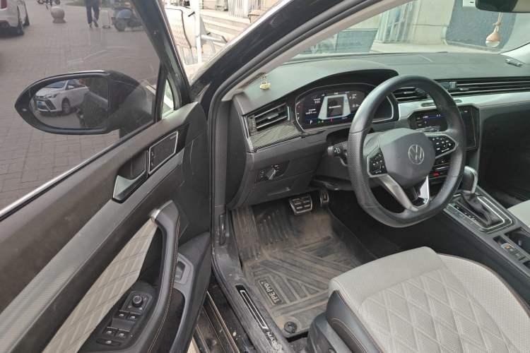 Used Volkswagen Magotan 2023 2 Million Units Limited-Edition 380TSI DSG Flagship Version Driver Seat
