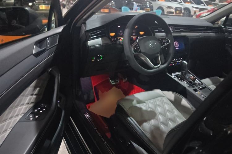 Used Volkswagen Magotan 2023 2 Million Units Limited Edition 330TSI DSG Leading Version Driver Seat