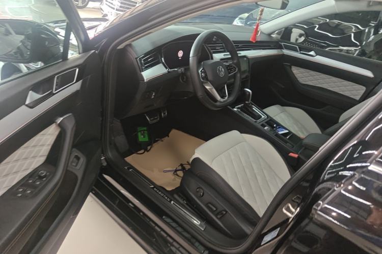 Used Volkswagen Magotan 2023 2 Million Units Commemorative Edition 330TSI DSG Luxury Version Driver Seat