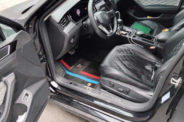 Used Volkswagen Magotan 2023 2 Million Units Limited Edition 330TSI DSG Leading Version Driver Seat