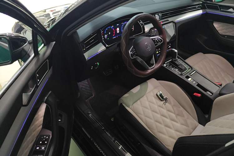 Used Volkswagen Magotan 2023 2 Million Units Commemorative Edition 330TSI DSG Luxury Version Driver Seat