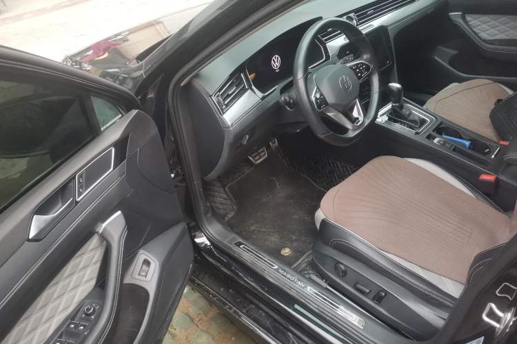 Used Volkswagen Magotan 2023 2 Million Units Limited Edition 280TSI DSG Leading Version Driver Seat
