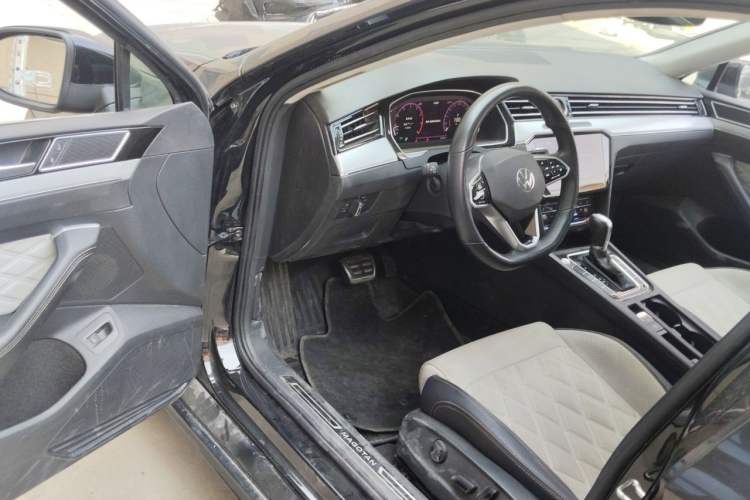 Used Volkswagen Magotan 2023 2 Million Units Commemorative Edition 330TSI DSG Luxury Version Driver Seat
