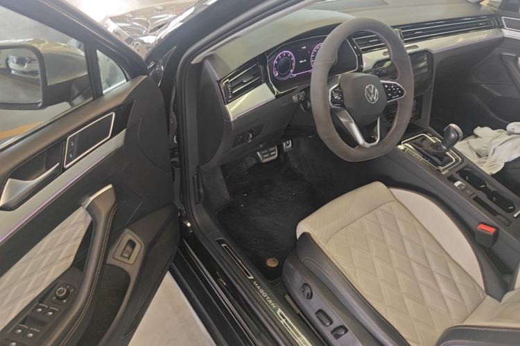 Used Volkswagen Magotan 2023 2 Million Units Limited Edition 330TSI DSG Leading Version Driver Seat
