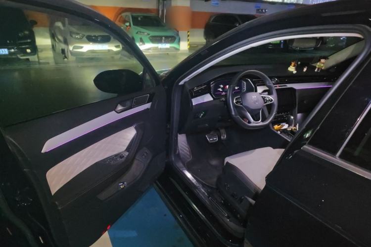 Used Volkswagen Magotan 2023 2 Million Units Commemorative Edition 330TSI DSG Luxury Version Driver Seat