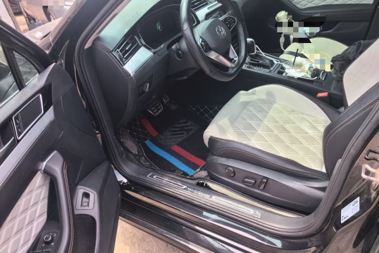 Used Volkswagen Magotan 2023 2 Million Units Commemorative Edition 330TSI DSG Luxury Version Driver Seat