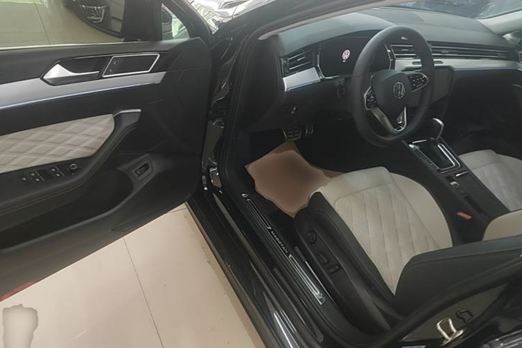 Used Volkswagen Magotan 2023 2 Million Units Commemorative Edition 330TSI DSG Luxury Version Driver Seat