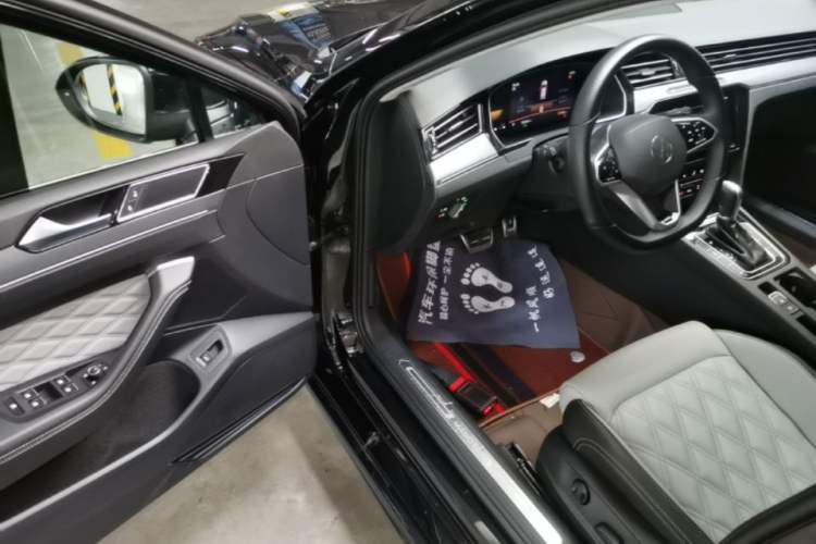 Used Volkswagen Magotan 2023 2 Million Units Limited Edition 330TSI DSG Leading Version Driver Seat