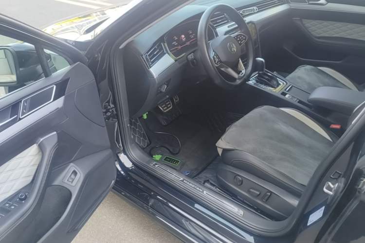 Used Volkswagen Magotan 2023 2 Million Units Commemorative Edition 330TSI DSG Luxury Version Driver Seat