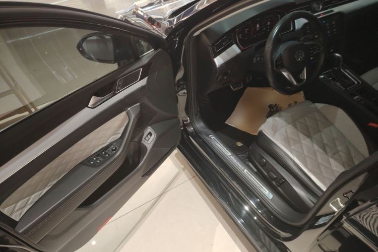 Used Volkswagen Magotan 2023 2 Million Units Commemorative Edition 330TSI DSG Luxury Version Driver Seat