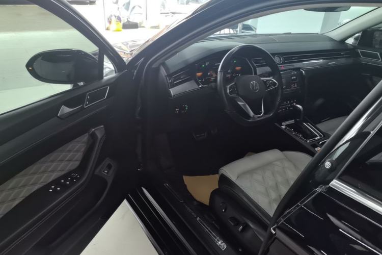 Used Volkswagen Magotan 2023 2 Million Units Limited Edition 330TSI DSG Leading Version Driver Seat