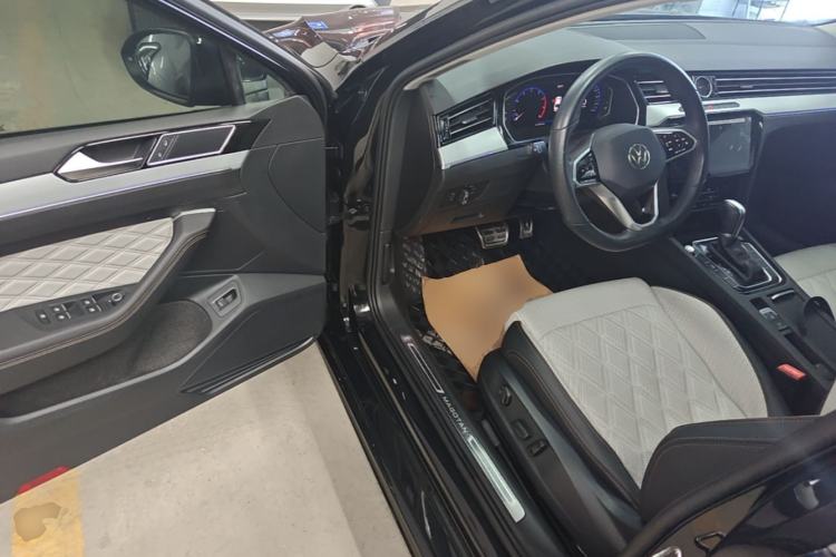 Used Volkswagen Magotan 2023 2 Million Units Commemorative Edition 330TSI DSG Luxury Version Driver Seat
