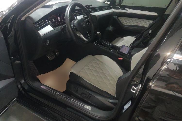 Used Volkswagen Magotan 2023 2 Million Units Commemorative Edition 330TSI DSG Luxury Version Driver Seat
