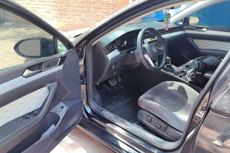 Used Volkswagen Magotan 2023 2 Million Units Commemorative Edition 330TSI DSG Luxury Version Driver Seat