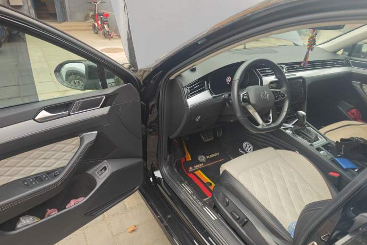Used Volkswagen Magotan 2023 2 Million Units Commemorative Edition 330TSI DSG Luxury Version Driver Seat