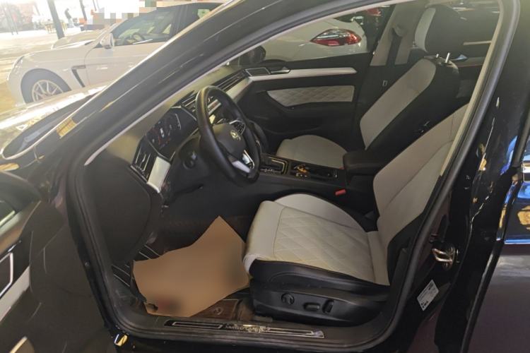 Used Volkswagen Magotan 2023 2 Million Units Commemorative Edition 330TSI DSG Luxury Version Driver Seat