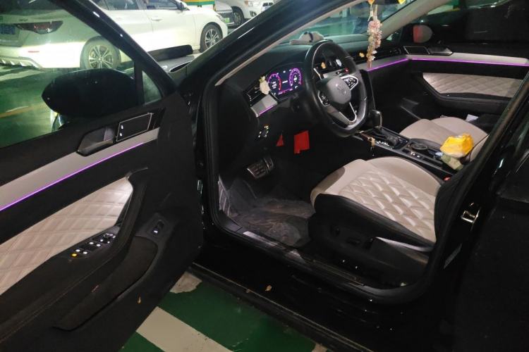 Used Volkswagen Magotan 2023 2 Million Units Commemorative Edition 330TSI DSG Luxury Version Driver Seat