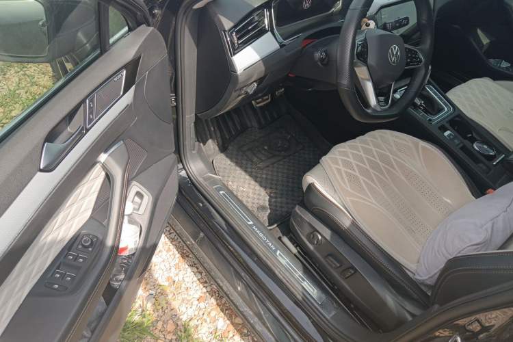 Used Volkswagen Magotan 2023 2 Million Units Commemorative Edition 330TSI DSG Luxury Version Driver Seat