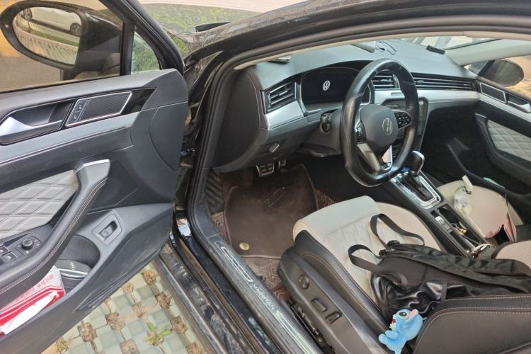 Used Volkswagen Magotan 2023 2 Million Units Limited Edition 330TSI DSG Leading Version Driver Seat