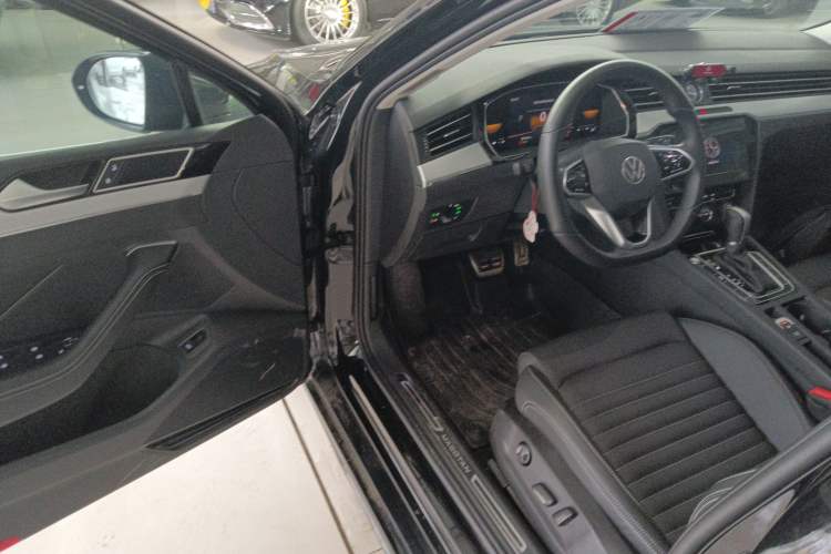 Used Volkswagen Magotan 2023 2 Million Units Limited-Edition 280TSI DSG Comfort Version Driver Seat