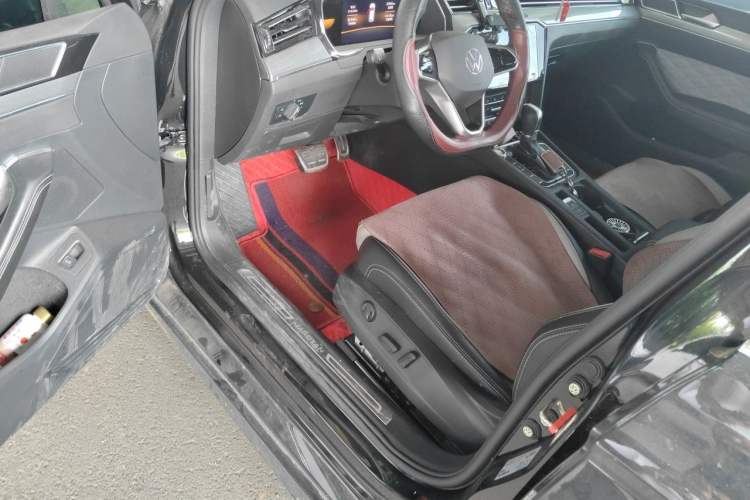 Used Volkswagen Magotan 2023 2 Million Units Limited Edition 330TSI DSG Leading Version Driver Seat