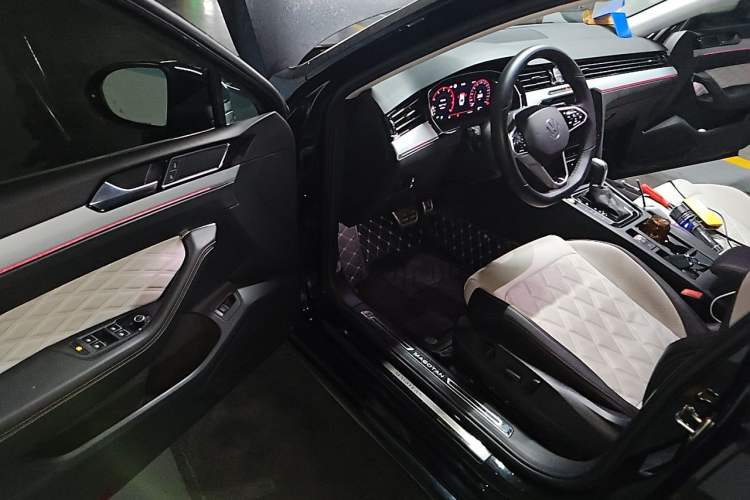 Used Volkswagen Magotan 2023 2 Million Units Commemorative Edition 330TSI DSG Luxury Version Driver Seat