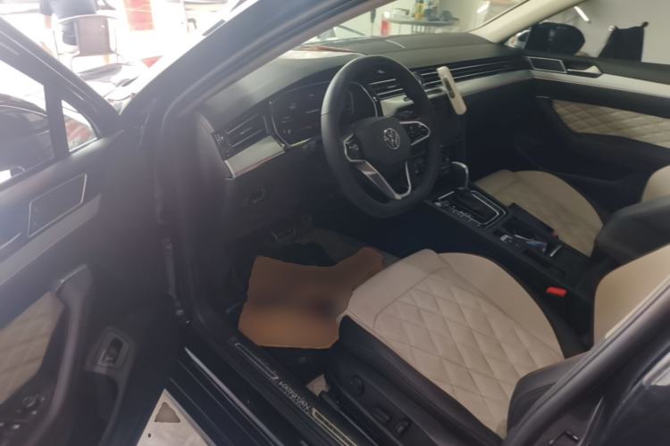 Used Volkswagen Magotan 2023 2 Million Units Limited Edition 330TSI DSG Leading Version Driver Seat
