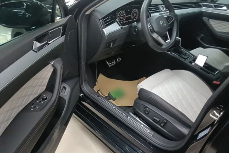 Used Volkswagen Magotan 2023 2 Million Units Commemorative Edition 330TSI DSG Luxury Version Driver Seat
