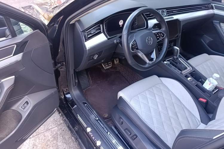 Used Volkswagen Magotan 2023 2 Million Units Commemorative Edition 330TSI DSG Luxury Version Driver Seat