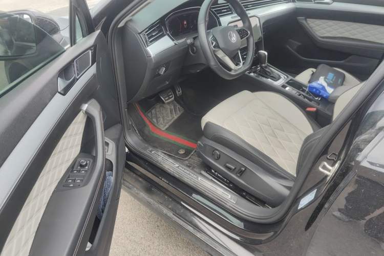 Used Volkswagen Magotan 2023 2 Million Units Limited Edition 330TSI DSG Leading Version Driver Seat