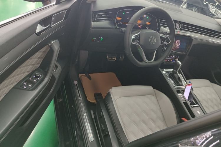 Used Volkswagen Magotan 2023 2 Million Units Limited Edition 280TSI DSG Leading Version Driver Seat