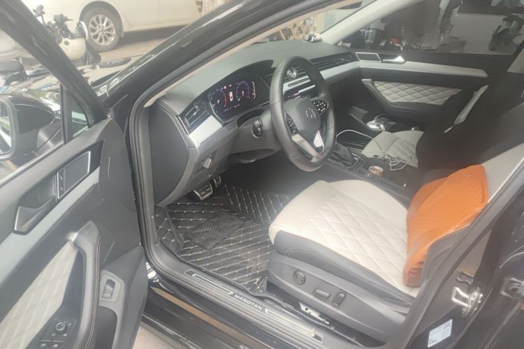 Used Volkswagen Magotan 2023 2 Million Units Commemorative Edition 330TSI DSG Luxury Version Driver Seat