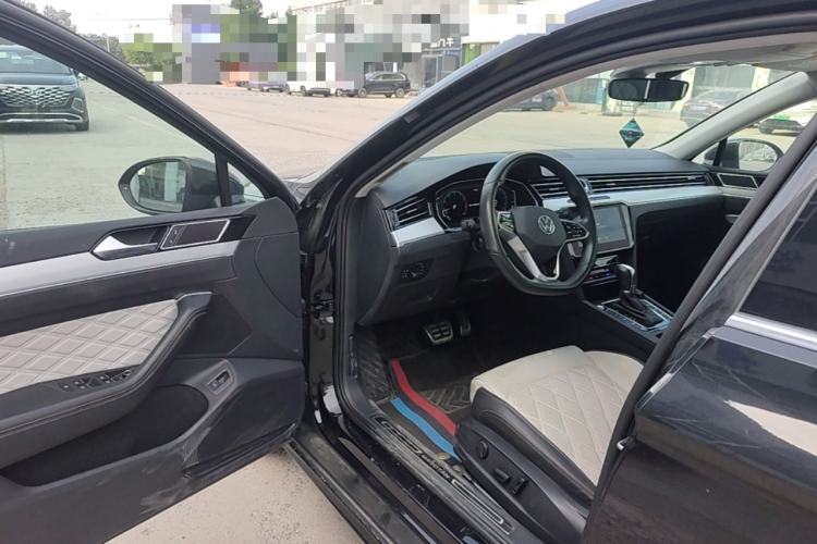 Used Volkswagen Magotan 2023 2 Million Units Commemorative Edition 330TSI DSG Luxury Version Driver Seat