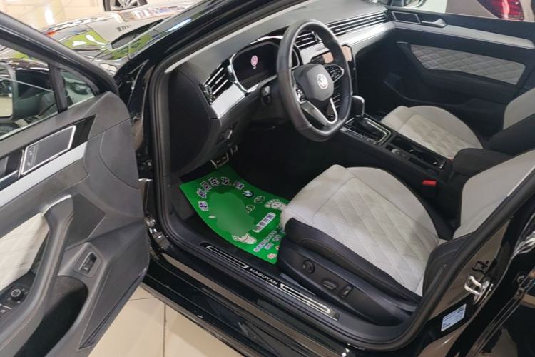 Used Volkswagen Magotan 2023 2 Million Units Commemorative Edition 330TSI DSG Luxury Version Driver Seat