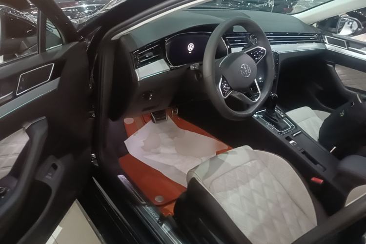 Used Volkswagen Magotan 2023 2 Million Units Commemorative Edition 330TSI DSG Luxury Version Driver Seat