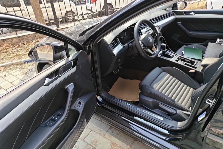 Used Volkswagen Magotan 2023 2 Million Units Limited-Edition 280TSI DSG Comfort Version Driver Seat