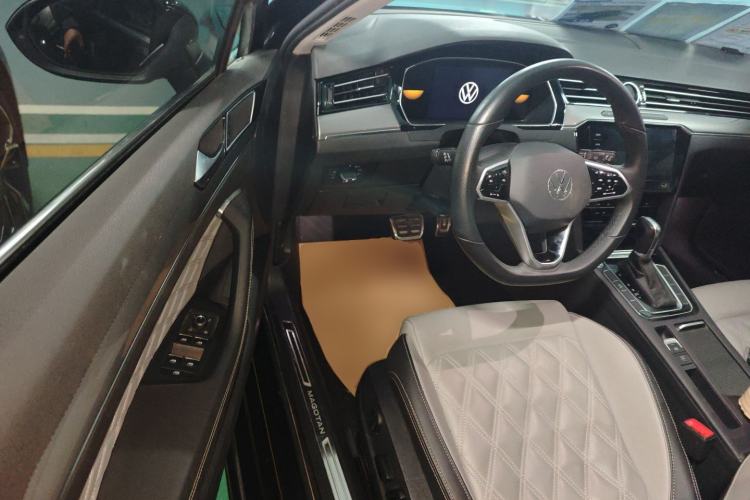 Used Volkswagen Magotan 2023 2 Million Units Limited Edition 330TSI DSG Leading Version Driver Seat