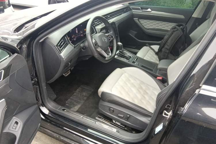 Used Volkswagen Magotan 2023 2 Million Units Limited Edition 330TSI DSG Leading Version Driver Seat