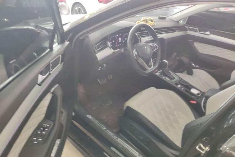 Used Volkswagen Magotan 2023 2 Million Units Commemorative Edition 330TSI DSG Luxury Version Driver Seat