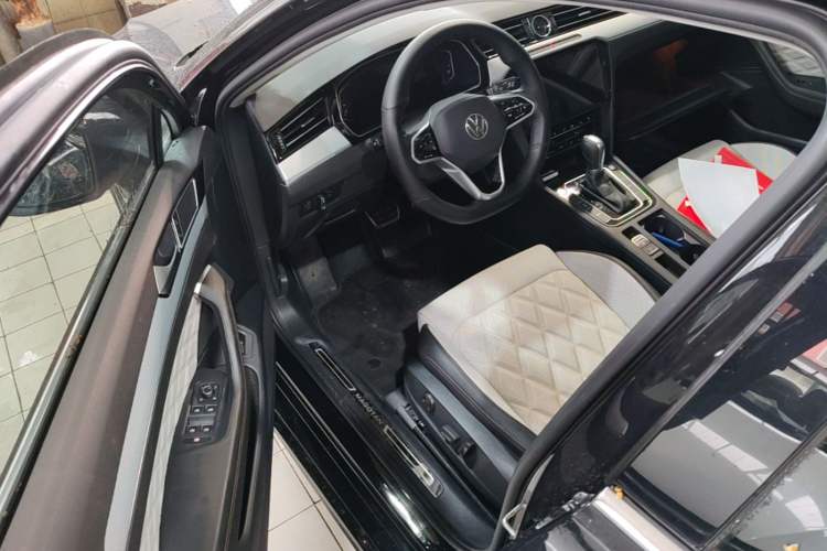 Used Volkswagen Magotan 2023 2 Million Units Commemorative Edition 330TSI DSG Luxury Version Driver Seat