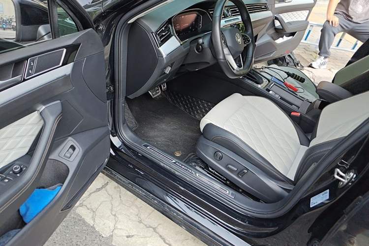Used Volkswagen Magotan 2023 2 Million Units Commemorative Edition 330TSI DSG Luxury Version Driver Seat