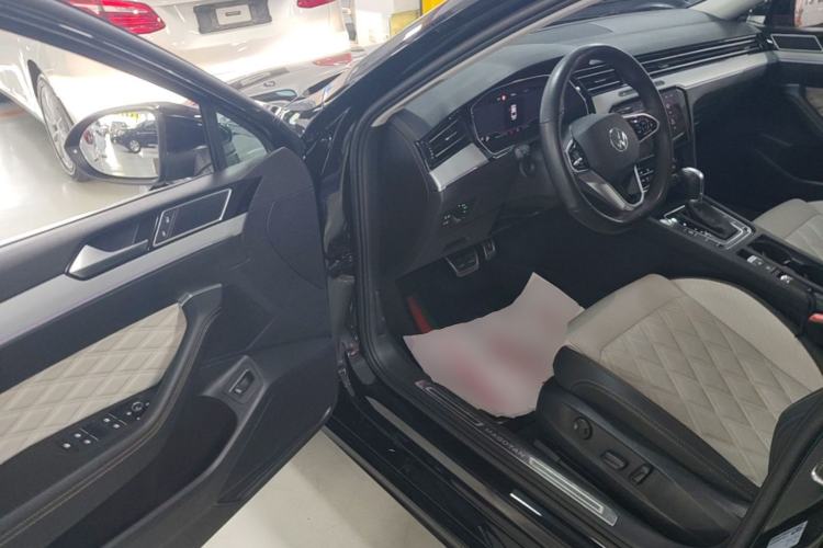 Used Volkswagen Magotan 2023 2 Million Units Commemorative Edition 330TSI DSG Luxury Version Driver Seat