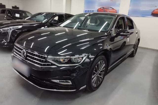 Ojetý Volkswagen Magotan 2023 2 Million Units Limited Edition 330TSI DSG Leading Version