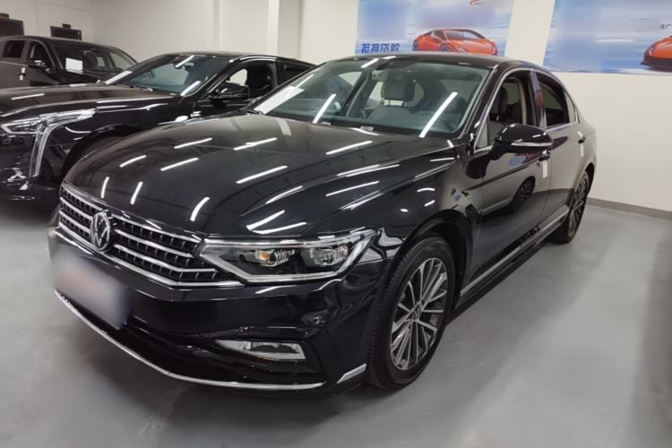 Used Volkswagen Magotan 2023 2 Million Units Limited Edition 330TSI DSG Leading Version Guazi used car, China used car export, Used car for sale, Used Volkswagen cars, Cheapest cars for sale