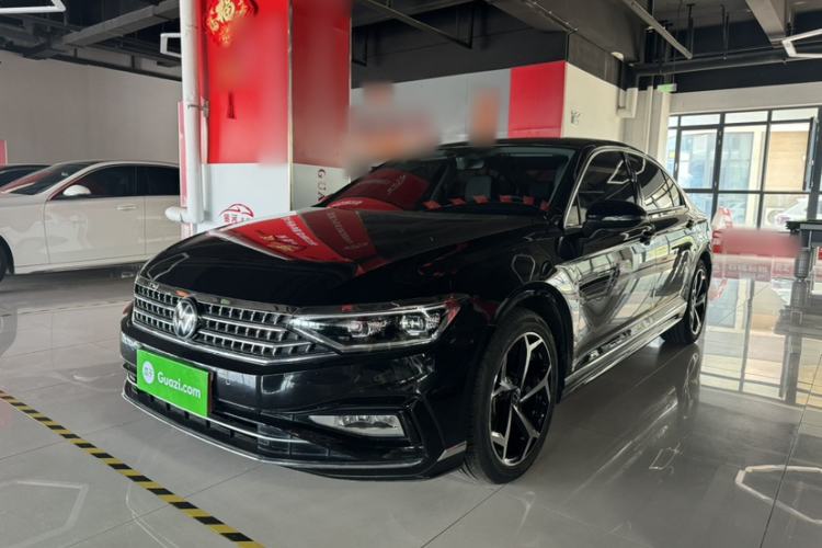 Volkswagen Magotan 2023 2 Million Units Limited Edition 330TSI DSG Leading Version
